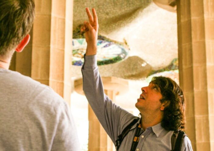 Barcelona: Park Güell & La Sagrada Familia Tickets and Tour - Getting to the Meeting Point