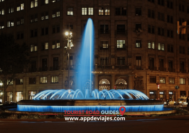 Barcelona: Park Guell Sagrada Familia & Tapas Tour Private - Gracia Neighborhood