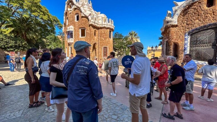 Barcelona: Park Güell Skip the Line Guided Tour With Ticket - Tour Highlights