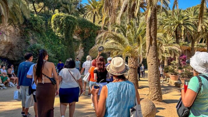 Barcelona: Park Güell Skip the Line Guided Tour With Ticket - Why Choose This Park Güell Tour