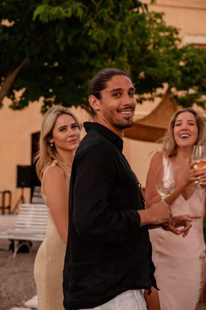 Barcelona: Penedès SUNSET Wine Tasting (2 Wineries) + TAPAS - Penedès Wine Region Exploration