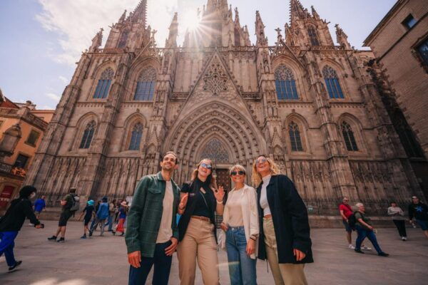 Barcelona Photo Adventure: Helicopter, Walking & Sailing - Exploring Barcelonas Gothic Quarter