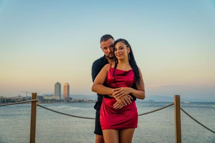 Barcelona Photo Experience: Famous Landmarks or the Beach! - Pricing and Booking Details