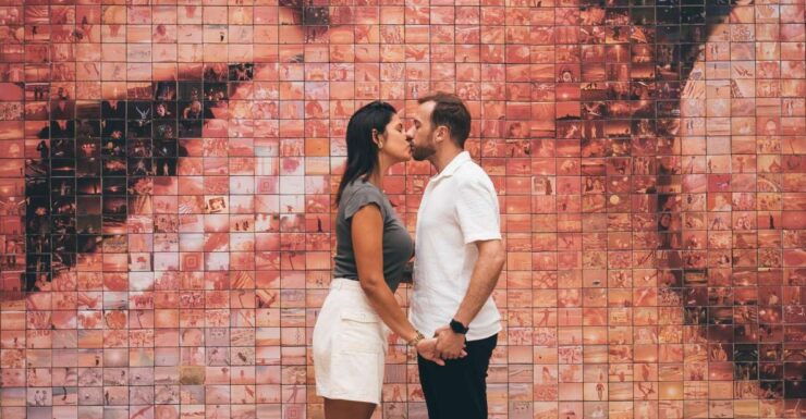 Barcelona: Photo Shoot Tour in El Gothico - Package Options and Meeting Point