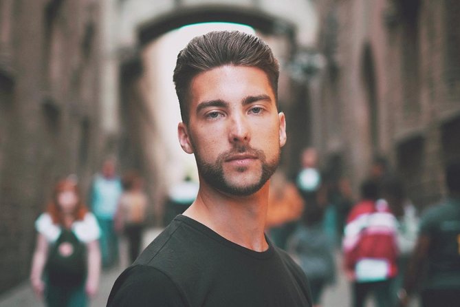 Barcelona Photoshoot Tour - Meeting and Pickup