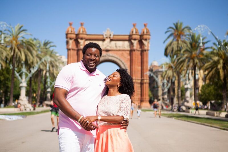 Barcelona: Photoshoot Tour Old Town - Group Size and Pricing Value
