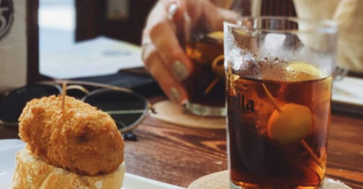 Barcelona PM Gothic Walking Wine Tasting Tapas Delight Tour - Good To Know