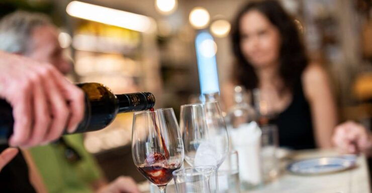 Barcelona: Premium Lunchtime Tapas Tour in Eixample - Tour Overview