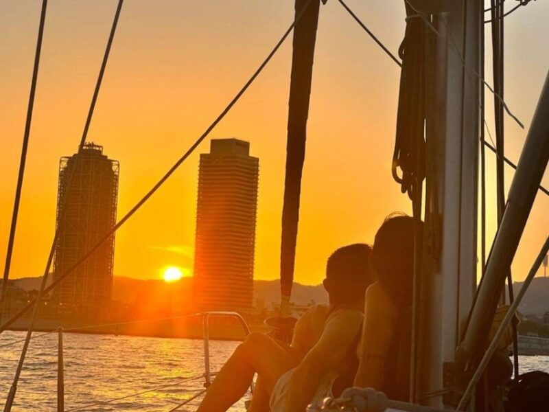 Barcelona: Premium Shared Sunset Cruise - Itinerary and Experience
