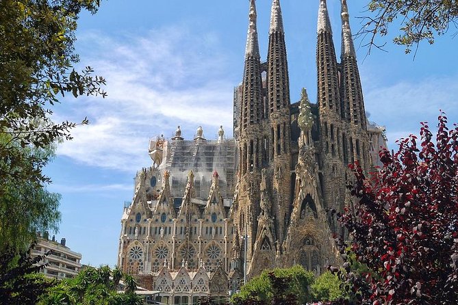Barcelona Private 4 Hour Tour With Driver and Official Tour Guide - Cancellation Policy