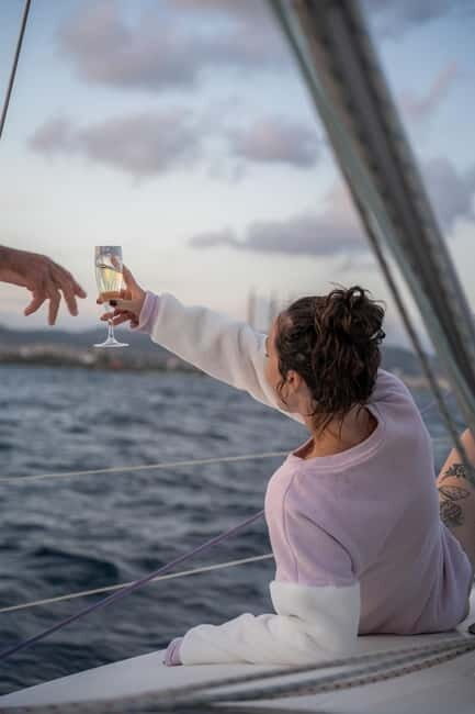 Barcelona: Private Boat Tour for 2, Swim, Snack and Drinks - The Itinerary in Detail