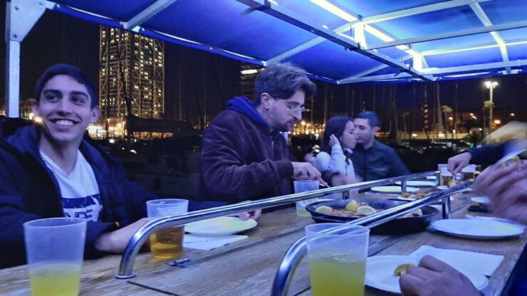Barcelona: Private Evening Cruise With Dinner and Drinks - Experience Highlights on the Water