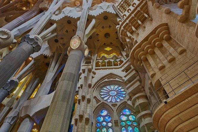 Barcelona: Private Evening Tour of Sagrada Familia With Expert Guide - Tour Overview