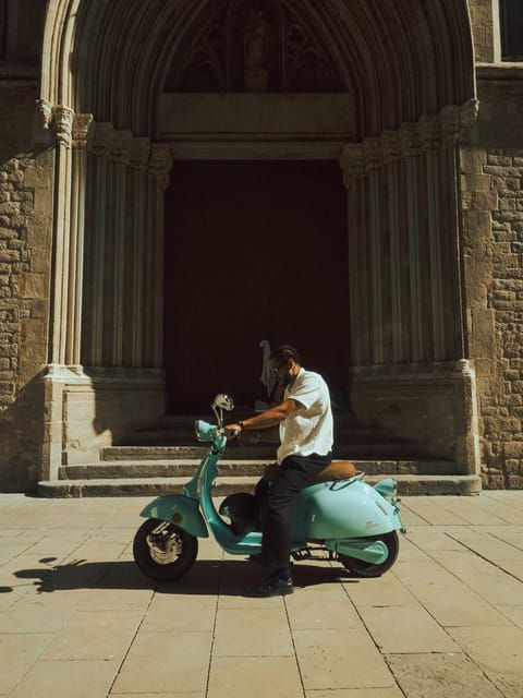 Barcelona: PRIVATE Fun Vespa City Tour With Guide - Booking and Cancellation Policy