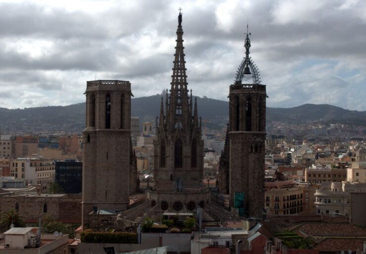 Barcelona: Private Gothic Quarter & Eixample Highlights Tour - Experience Highlights