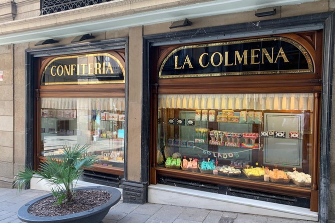 Barcelona Private Guided Walking Tour to Old Town, Lunch and Sagrada Familia - Tour Booking and Contact Information