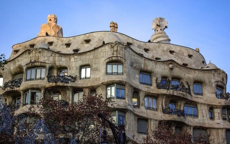 Barcelona: Private Half-Day Sightseeing Tour With a Local - Key Points