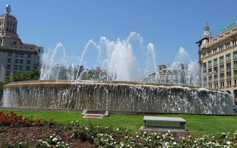 Barcelona: Private Half-Day Sightseeing Tour With a Local - Itinerary and Highlights