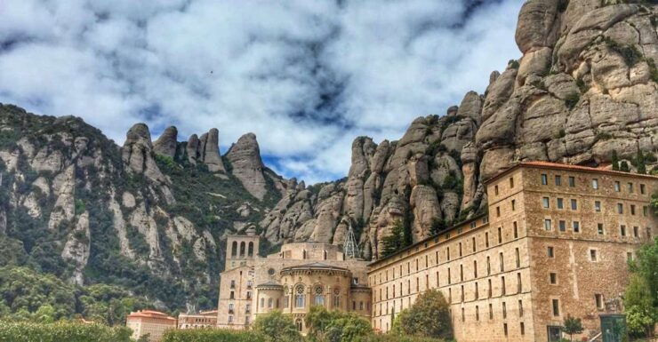 Barcelona: Private Montserrat Tour With Entry Tickets - Cultural Experience