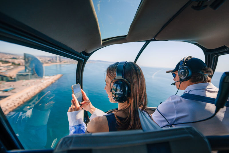 Barcelona: Private Old Town Walking, Helicopter and Boat Ride - A morning that shifts from Gaudí to the coast