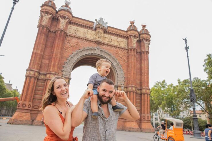 Barcelona: Private Photoshoot at Arc De Triomf - Activity Details