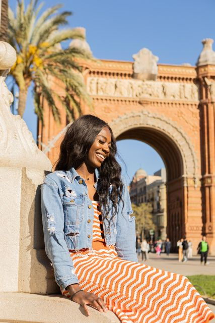 Barcelona: Private Photoshoot at Arc De Triomf - Inclusions