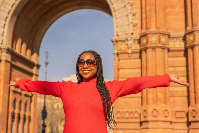 Barcelona: Private Photoshoot at Arc De Triomf - Meeting Information