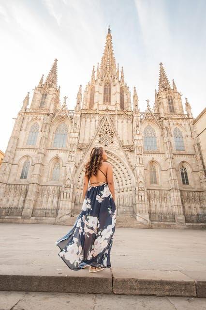 Barcelona: Private Photoshoot at Cathedral & Kiss Wall - Good To Know