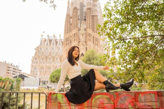 Barcelona: Private Photoshoot at Sagrada Familia - Inclusions