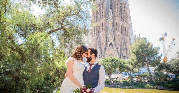 Barcelona: Private Photoshoot at Sagrada Familia - Duration