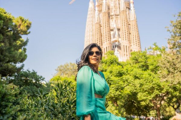 Barcelona: Private Photoshoot at Sagrada Familia - Accessibility