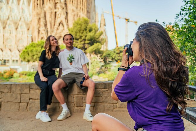 Barcelona : Private Photoshoot Outside Sagrada Familia - Pricing and Booking Details