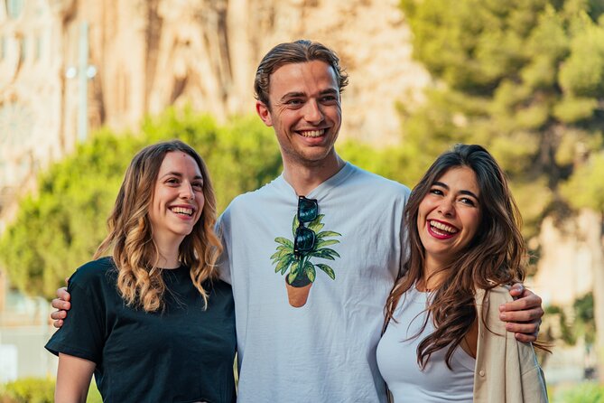 Barcelona : Private Photoshoot Outside Sagrada Familia - Tips for a Successful Photoshoot