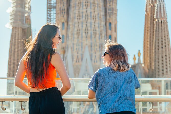 Barcelona: Private Rooftop Photoshoot With Sagrada Familia - Digital High-Res Pictures