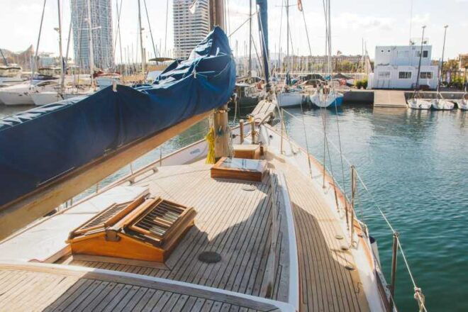 Barcelona: Private Sailing Trip With Skipper - Inclusions