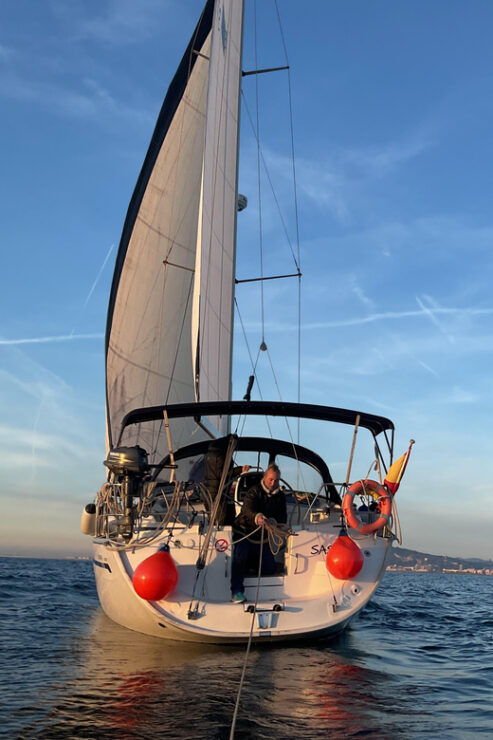 Barcelona: Private Sunset Sailboat Cruise - Inclusions