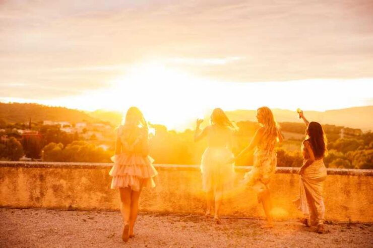 Barcelona: PRIVATE Sunset Vineyard Photoshoot & Dress Rental - Good To Know