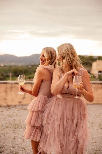 Barcelona: PRIVATE Sunset Vineyard Photoshoot & Dress Rental - Contact for Special Requests