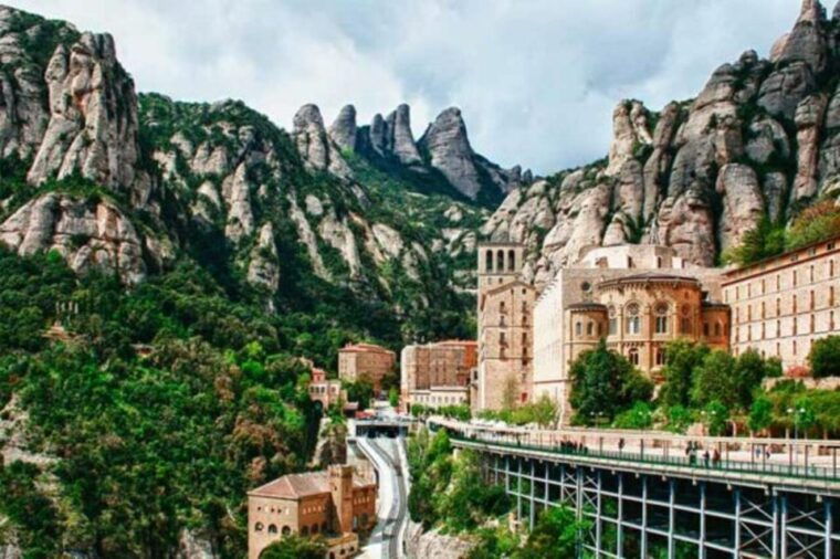 Barcelona: Private Tour Castles, Salt, Montserrat and Wines - Salt Mountain Cultural Park
