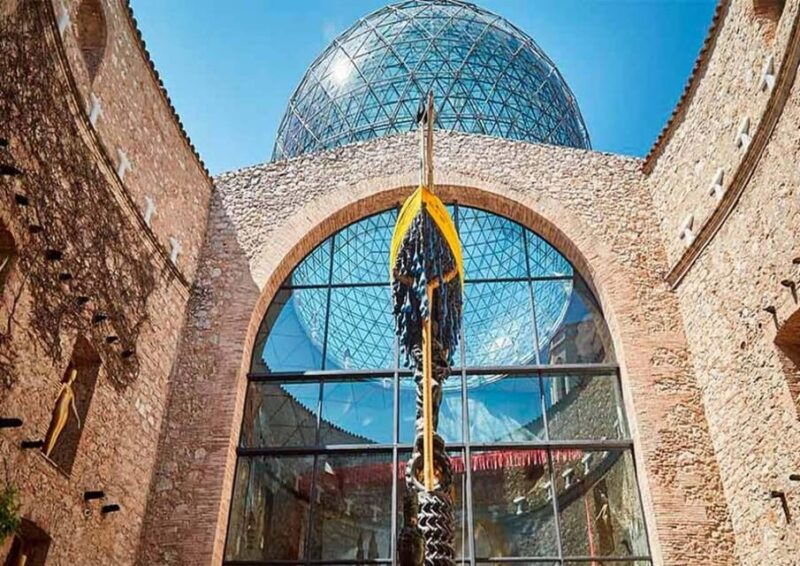 Barcelona: Private Tour Dalí, Cadaqués & Wines - Itinerary Highlights