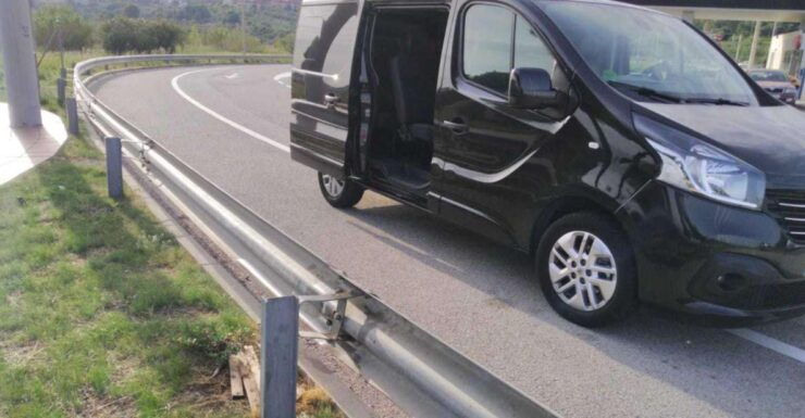 Barcelona: Private Transfer To/From El Prat Airport - Booking Details