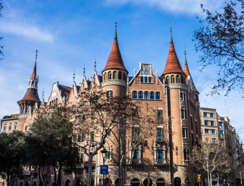Barcelona: Private Walking Tour with a Local - Good To Know
