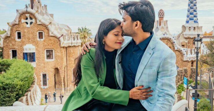 Barcelona: Professional Photoshoot at Park Güell - Booking Details