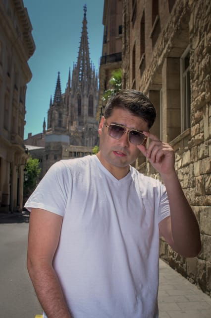 Barcelona Professional Photoshoot: Capture Your Best Moments - Session Highlights