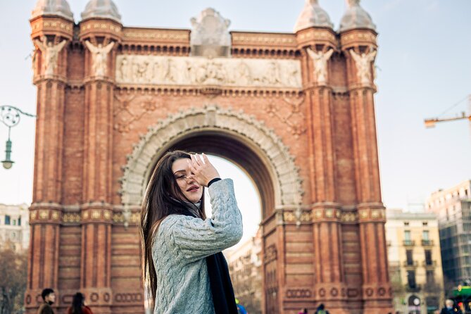 Barcelona: Professional Photoshoot Outside Arc De Triomf - Directions