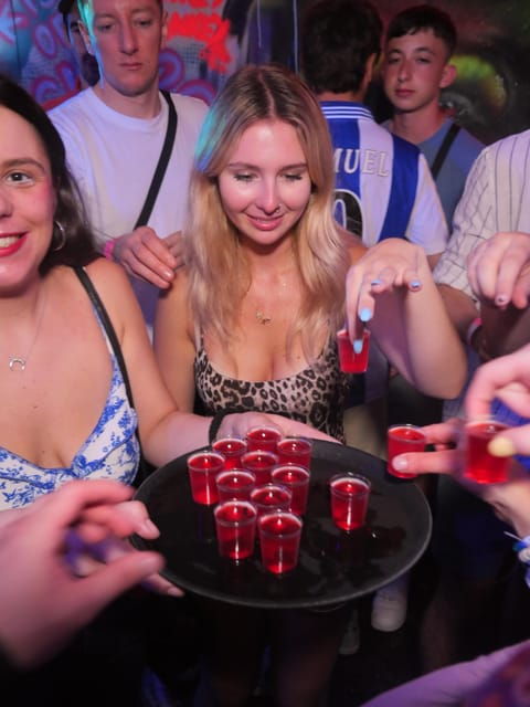 Barcelona Pub Crawl by KING The Best Party Tour - Inclusions