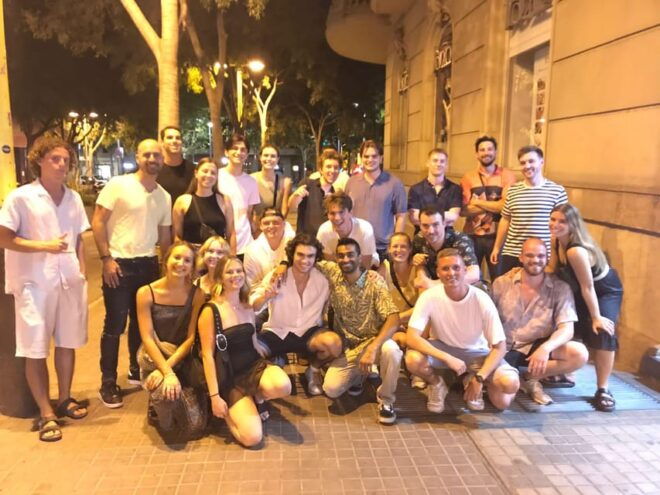 Barcelona Pub Crawl by KING The Best Party Tour - Meeting Point and Dress Code