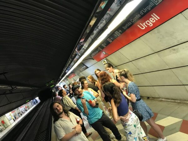 Barcelona Pub Crawl by KING The Best Party Tour - Explore Barcelonas Vibrant Nightlife