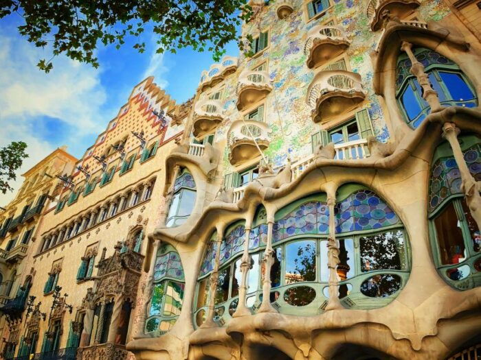 Barcelona: Ramblas, Gothic & Gaudí Architecture Walking Tour - Frequently Asked Questions