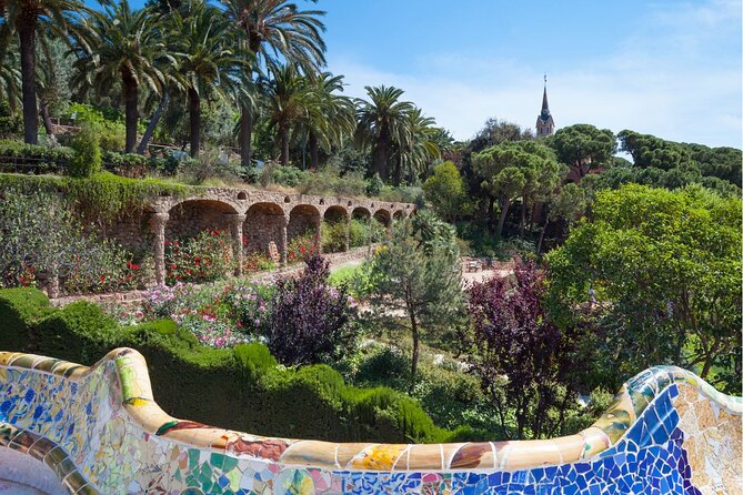 Barcelona: Reserved Entrance to Park Park Güell With Audio Guide - Highlights of Park Güells Architecture